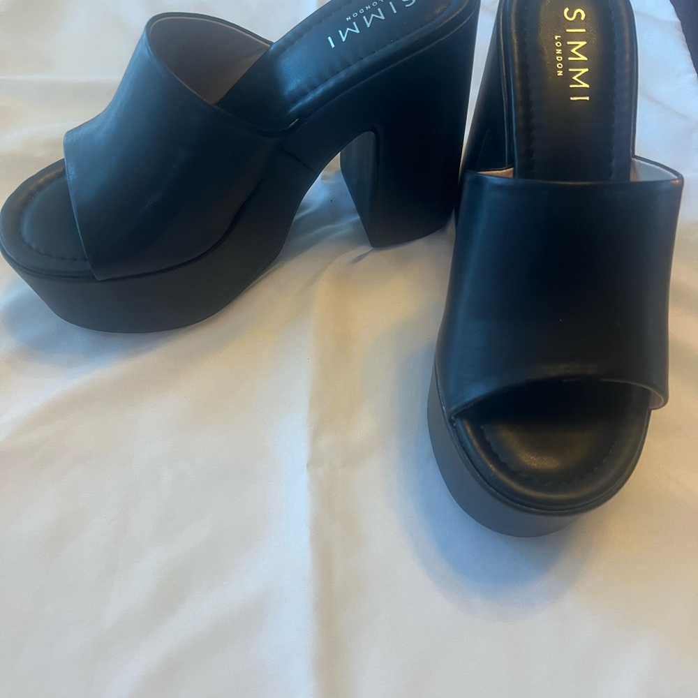 Simmi London Black Platform Mules